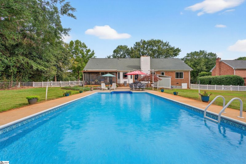 Property image 2 at 110 Wild Cherry Lane, Boiling Springs, SC 29316