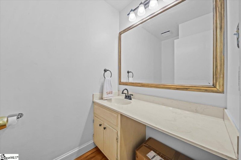 Property image 5 of 178 Ingleoak Lane in Inglewood, Greenville, SC 29615