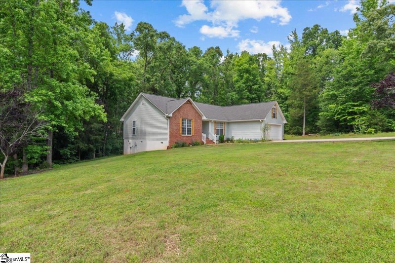 Property image 2 of 108 W Peninsula Drive in Lake Rabon Estates, Laurens, SC 29360