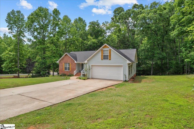 Property image 3 of 108 W Peninsula Drive in Lake Rabon Estates, Laurens, SC 29360