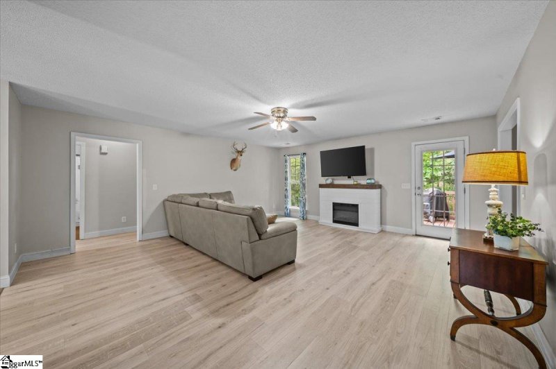 Property image 4 of 108 W Peninsula Drive in Lake Rabon Estates, Laurens, SC 29360