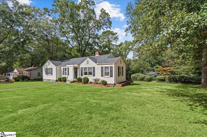 Property image 2 of 13 Mayo Drive in Paramount Park, Greenville, SC 29605