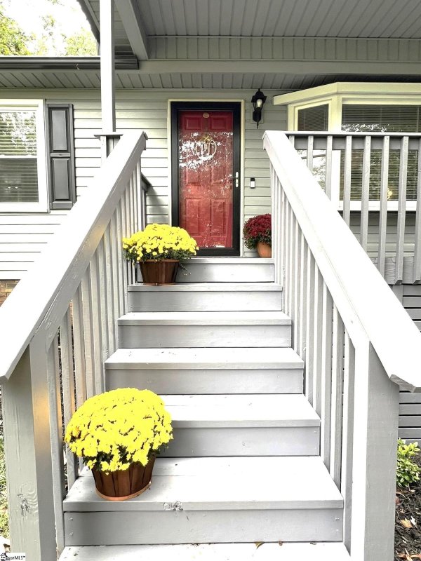 Property image 5 of 114 Mount Vernon Circle in Burgiss Hills, Greer, SC 29651