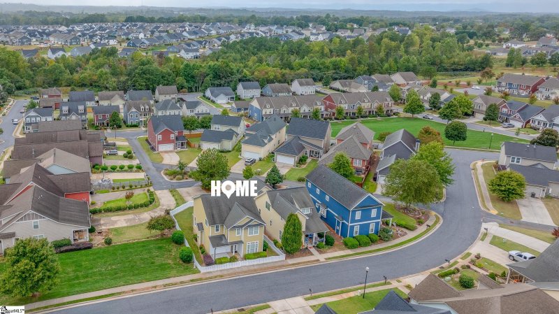 Property image 4 of 105 Lawndale Drive in ONeal Village, Greer, SC 29651