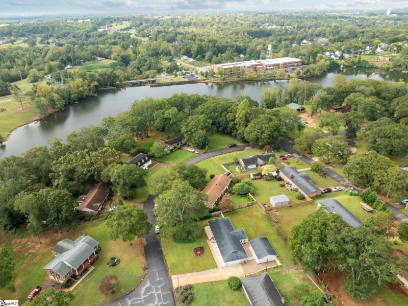 Property image 2 at 117 Lakewood Circle, Greer, SC 29651