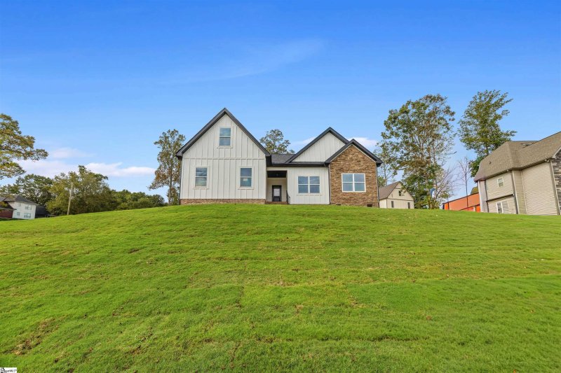 Property image 2 of 102 Kalkora Court in Carolina Ridges, Lyman, SC 29365