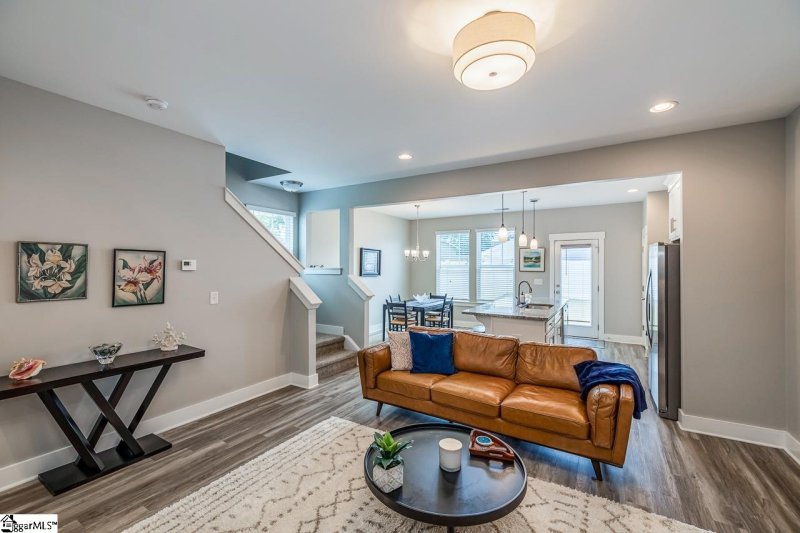 Property image 5 of 112 Addington Lane in Lakeview Chase Townes, Simpsonville, SC 29681