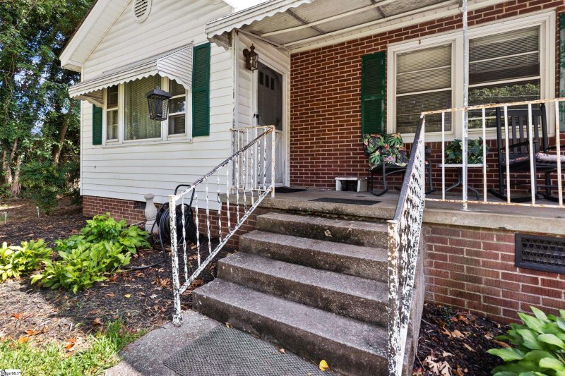 Property image 3 of 3 Twin Springs Drive in Pecan Terrace, Greenville, SC 29606-5007