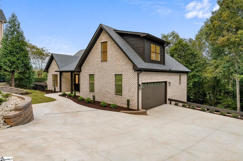 Property image 2 of 123 Turnberry Road in Brookstone Meadows, Anderson, SC 29621