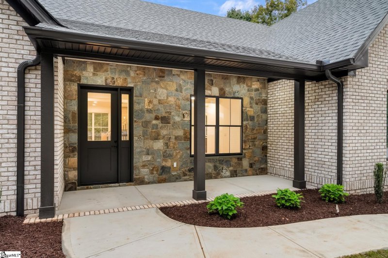 Property image 4 of 123 Turnberry Road in Brookstone Meadows, Anderson, SC 29621