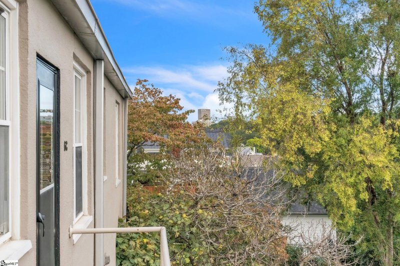 Property image 2 of 601 Cleveland Street in McDaniel Heights, Greenville, SC 29601
