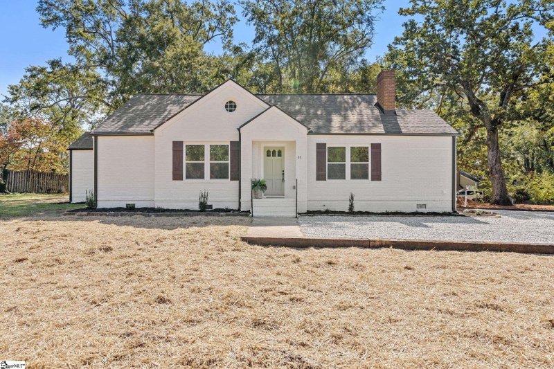 Property image 2 of 11 Willow Springs Drive in East Highland Estates, Greenville, SC 29607