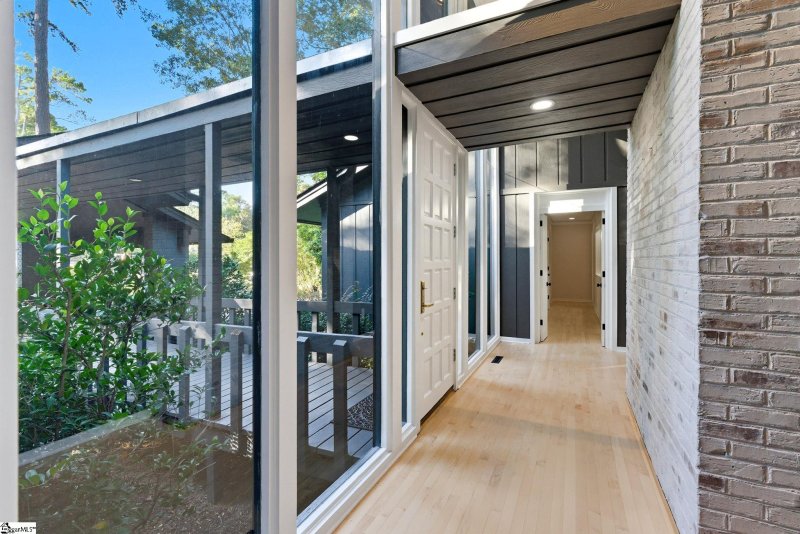 Property image 3 of 310 Henderson Road in Gower Estates, Greenville, SC 29607