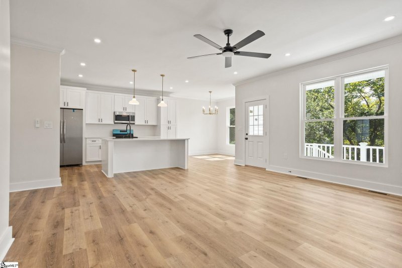 Property image 4 of 115 Alpha Drive in Kennedy Park, Greenville, SC 29605