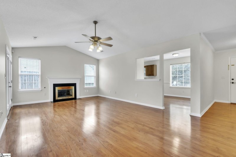 Property image 4 of 300 Bramford Way in Foxdale, Simpsonville, SC 29680