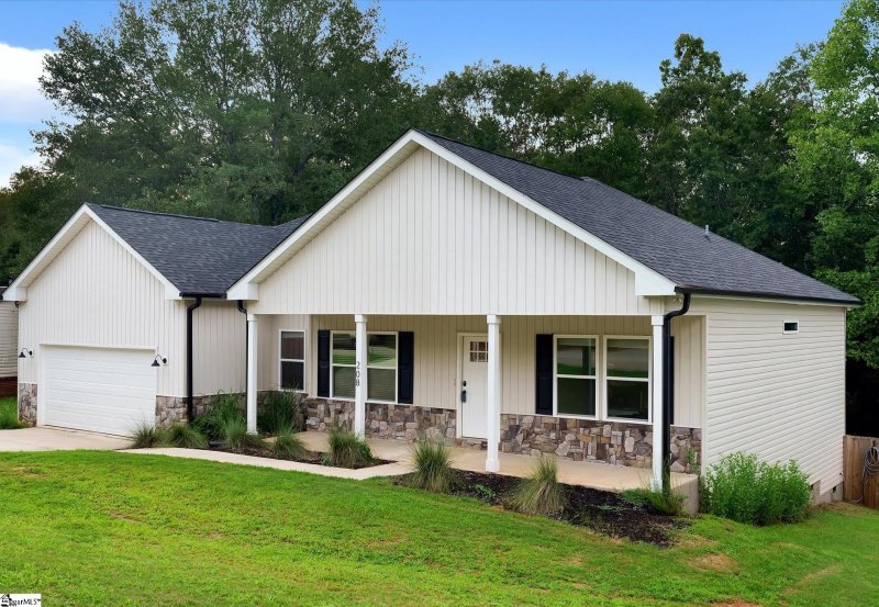 Property image 2 of 208 Anchor Road in River Valley, Greenville, SC 29617