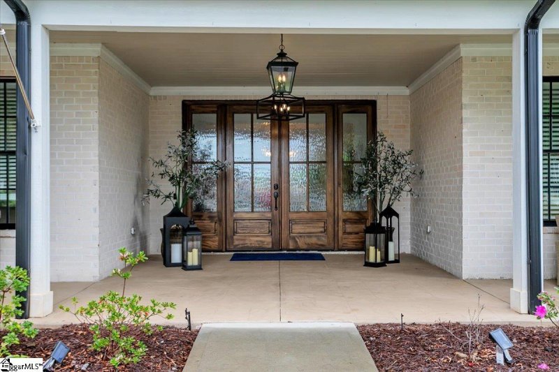 Property image 2 of 201 Stillwaters Bay Drive in Stillwaters of Lake Robinson, Taylors, SC 29687