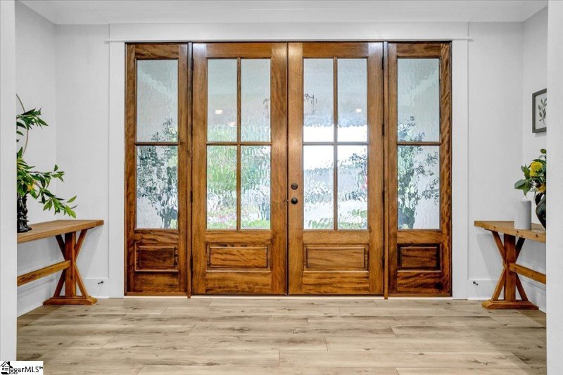 Property image 4 of 201 Stillwaters Bay Drive in Stillwaters of Lake Robinson, Taylors, SC 29687