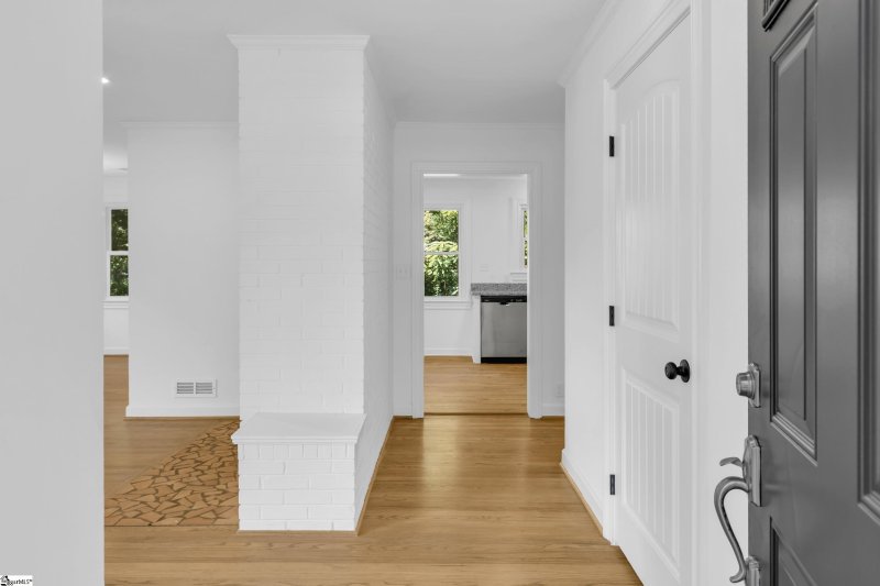 Property image 3 of 211 Bradley Boulevard in University Park, Greenville, SC 29609