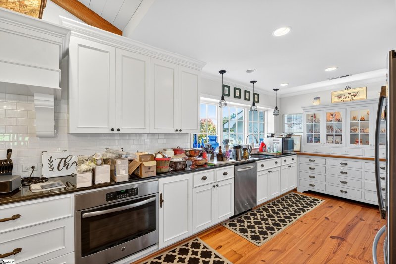 Property image 5 of 250 Sheffield Road in Belmont Heights, Greer, SC 29651