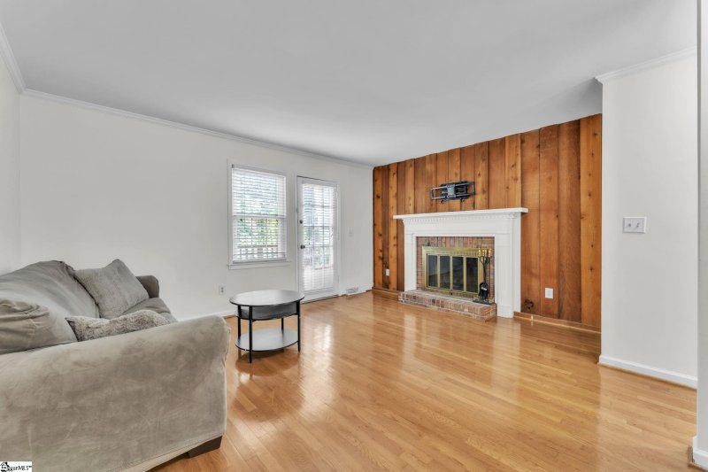 Property image 4 of 11 Dover Drive in Cambridge Park, Taylors, SC 29687