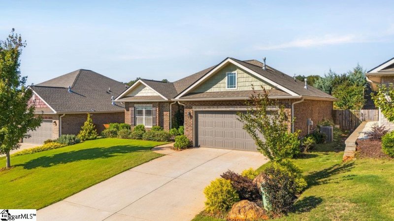 Property image 2 of 1134 Midway Hill Lane in Woods at Pine Ridge, Duncan, SC 29334