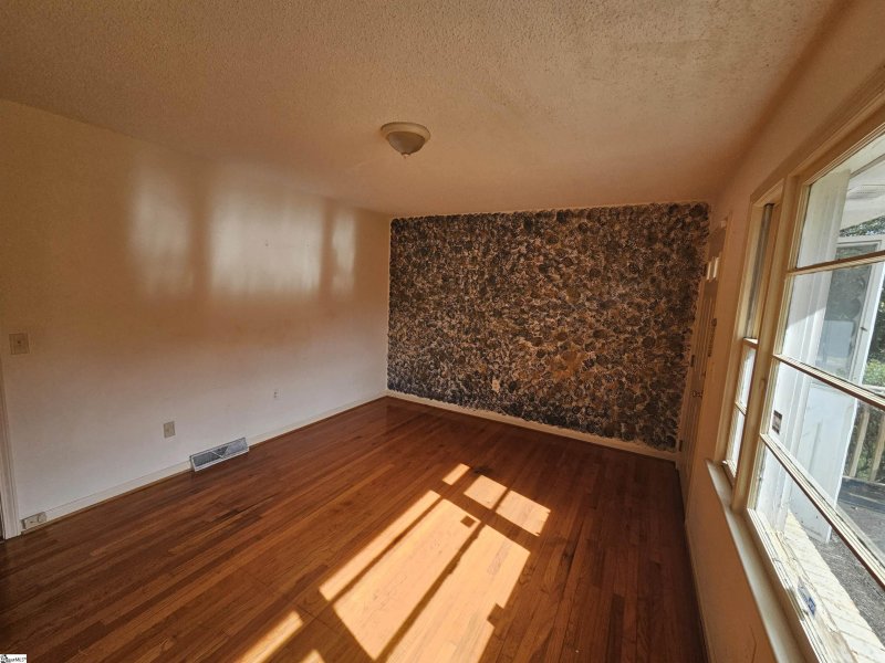 Property image 3 at 2031 Bolt Drive, Anderson, SC 29621