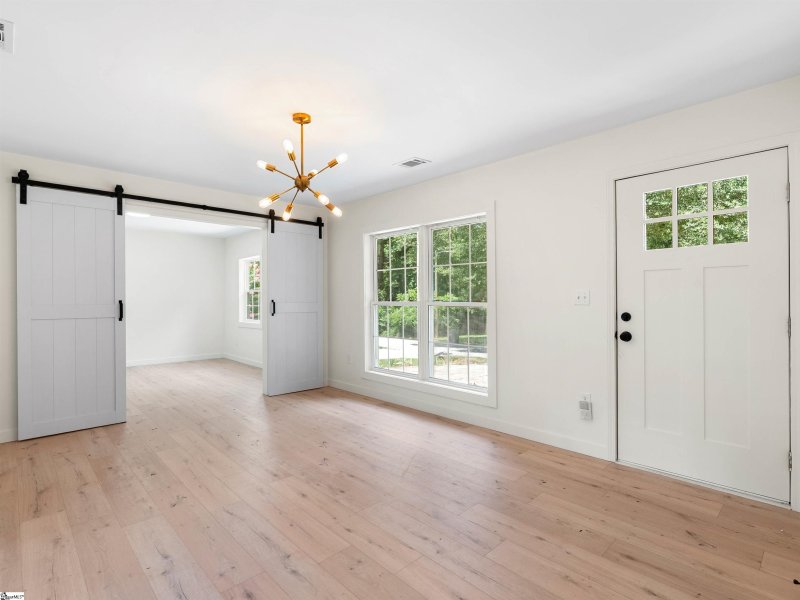 Property image 3 of 1 Lamar Circle in Augusta Acres, Greenville, SC 29605