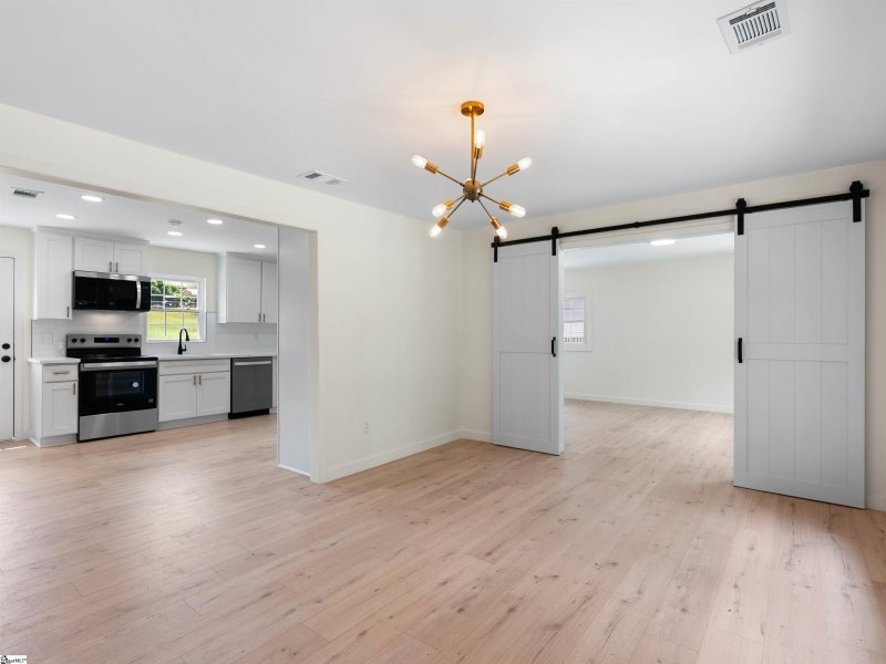 Property image 4 of 1 Lamar Circle in Augusta Acres, Greenville, SC 29605