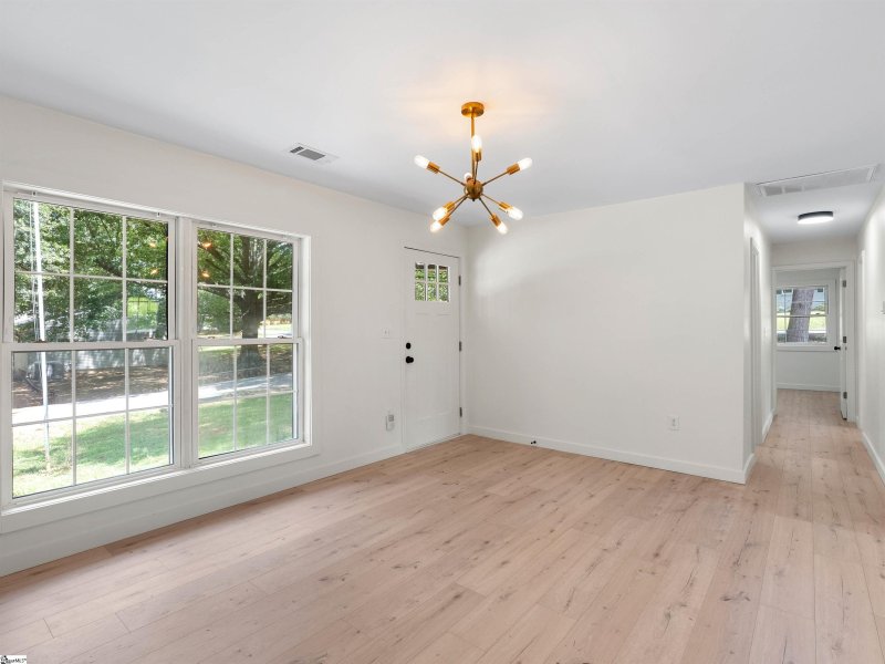 Property image 5 of 1 Lamar Circle in Augusta Acres, Greenville, SC 29605