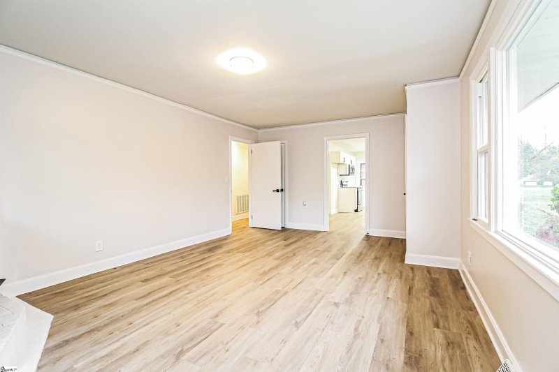 Property image 4 of 111 Jasper Drive in Augusta Acres, Greenville, SC 29605