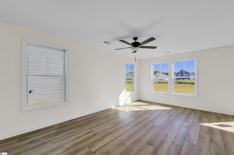 Property image 4 of 231 Brown Circle in Brownstone Park, Easley, SC 29642