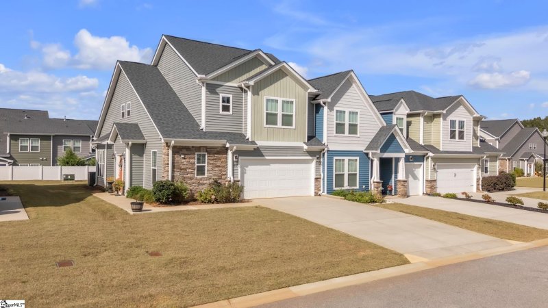 Property image 3 of 104 Greensdale Lane in Sheffield Village, Easley, SC 29642