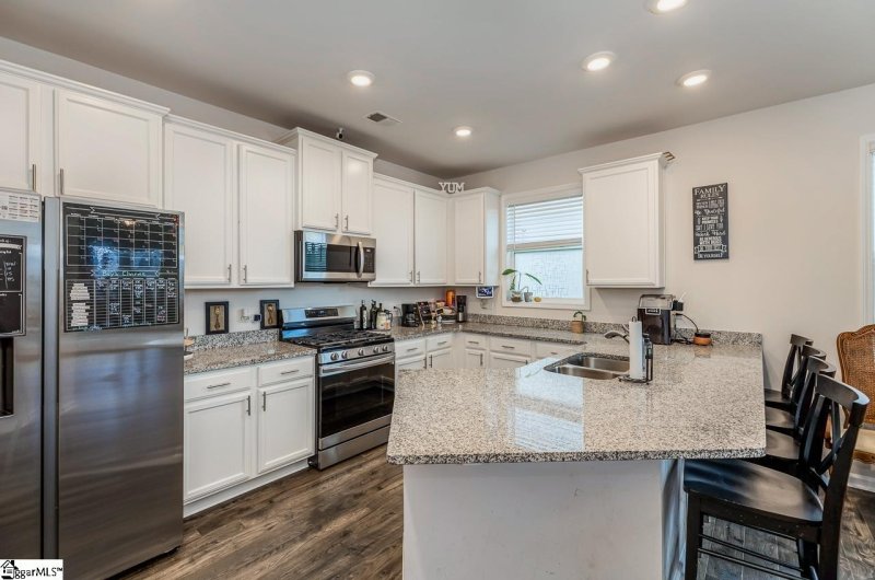 Property image 5 of 14 Corsica Court in Holliston, Simpsonville, SC 29681