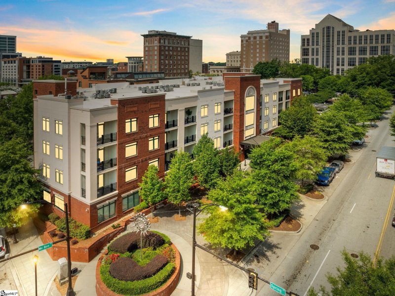 Ninety Eight McBee, Greenville Community