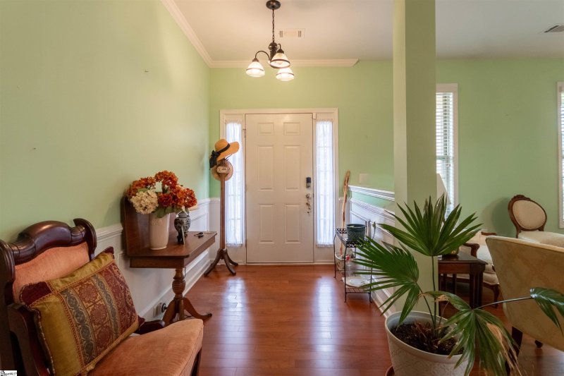 Property image 2 of 215 Reedy Springs Lane in Reedy Springs, Greenville, SC 29605