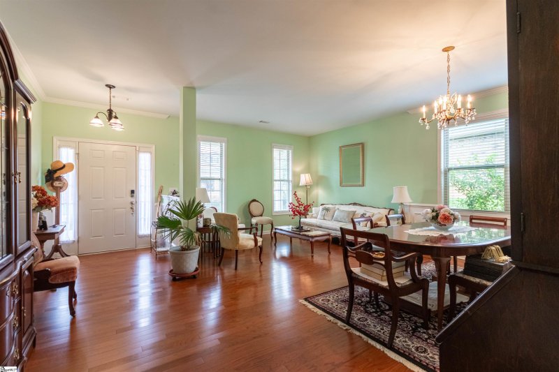 Property image 5 of 215 Reedy Springs Lane in Reedy Springs, Greenville, SC 29605