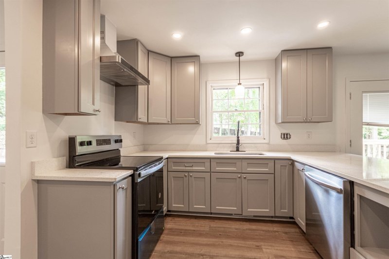 Property image 4 of 203 Rosebay Drive in Dove Tree, Greenville, SC 29615