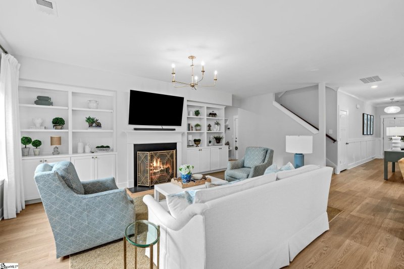 Property image 4 of 832 Burghley Circle in Chestnut Grove, Greer, SC 29651