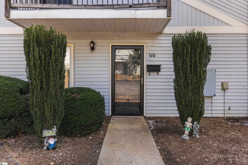 Property image 2 of 3706 E North Street in Town Park, Greenville, SC 29615