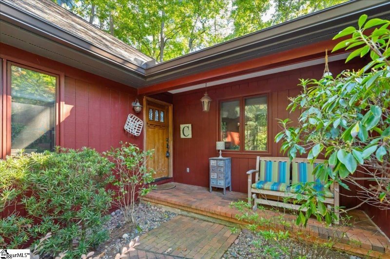 Property image 3 of 505 Long Reach Drive in Keowee Key, Salem, SC 29676