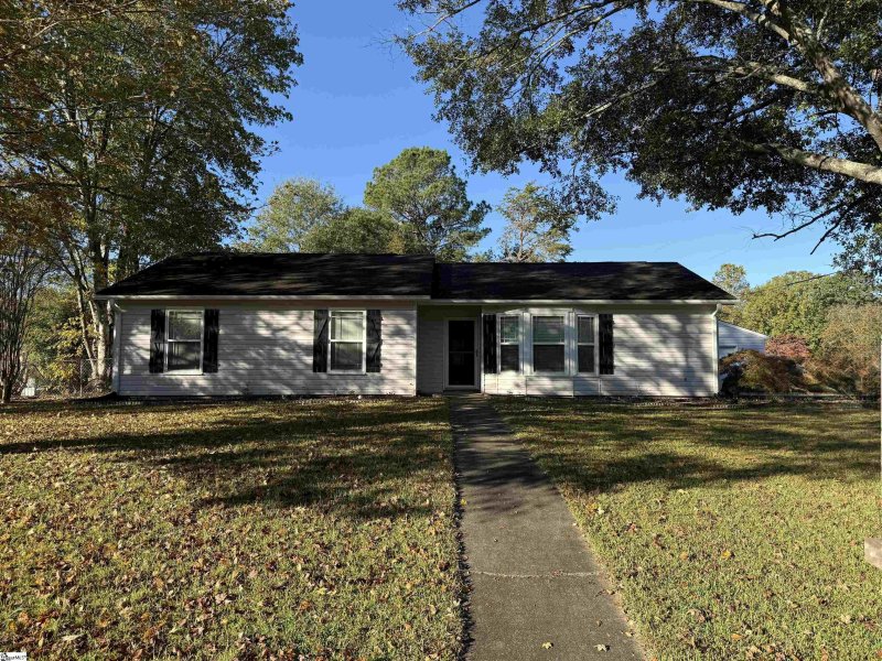 Property image 2 at 337 E Celestial Drive, Greer, SC 29651