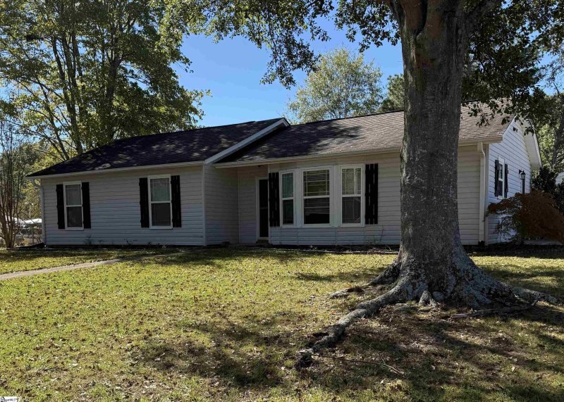 Property image 4 at 337 E Celestial Drive, Greer, SC 29651