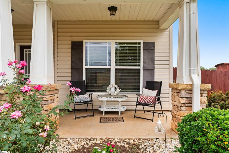 Property image 4 of 695 Flintrock Drive in Hanging Rock, Boiling Springs, SC 29316