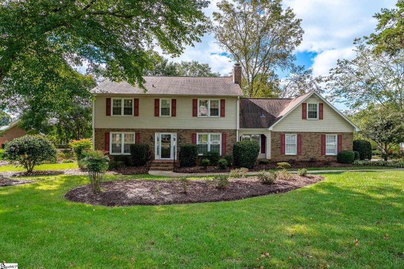 Property image 2 of 101 Silver Creek Court in Sugar Creek, Greer, SC 29650