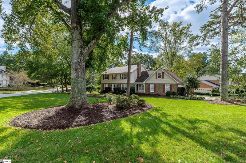 Property image 3 of 101 Silver Creek Court in Sugar Creek, Greer, SC 29650