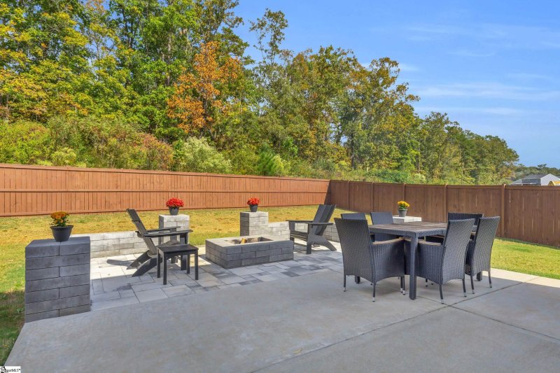 Property image 3 of 239 Burr Oak Lane in Barrington Creek, Piedmont, SC 29673-7356