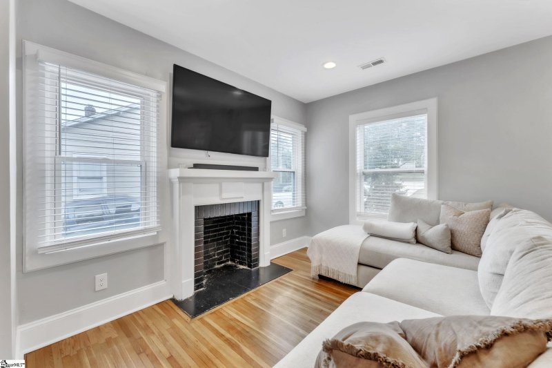 Property image 5 of 13 Brookway Drive in Grove Park, Greenville, SC 29605