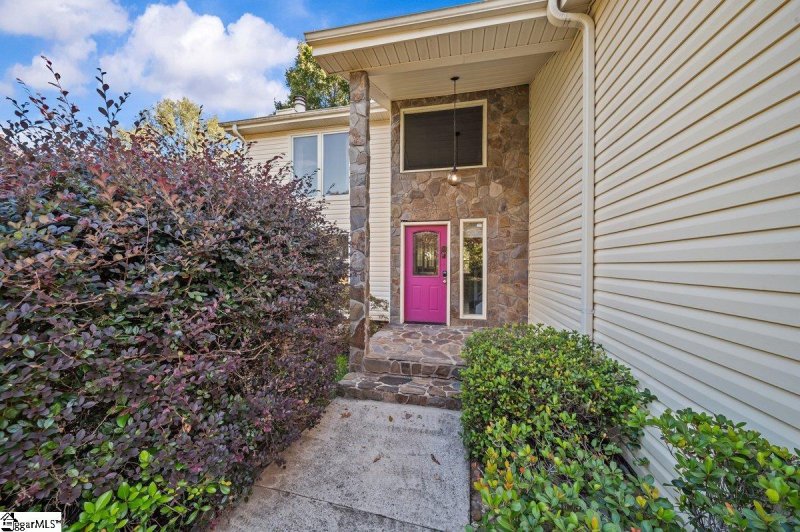 Property image 3 of 101 Pebble Stone Lane in Pebble Creek, Taylors, SC 29687