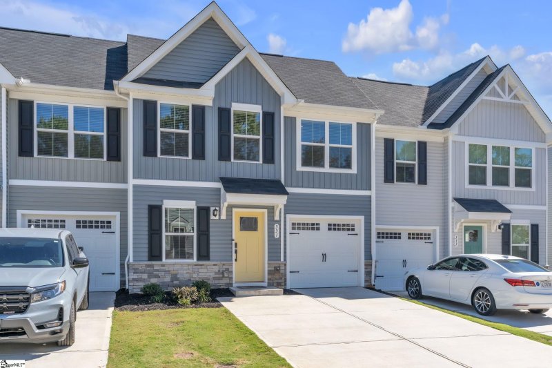 Property image 2 of 331 Kensley Drive in Creekstone Villas, Greenville, SC 29617